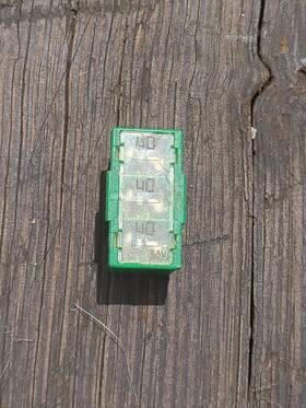 24370-c991b Nissan Altima Leaf Maxima Titan Pathfinder Quest 40/40a/40a Low Block Green Fuse