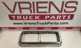110-411204 Paccar 3-2048-2 Kenworth Bezel-headlamp Dual Rectangular Short