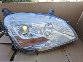 P54-6163-110r Paccar 2011-2021 Peterbilt 579 Headlight Right P54-6163-110r Paccar 2011-2021 Peterbilt 579 Headlight Right