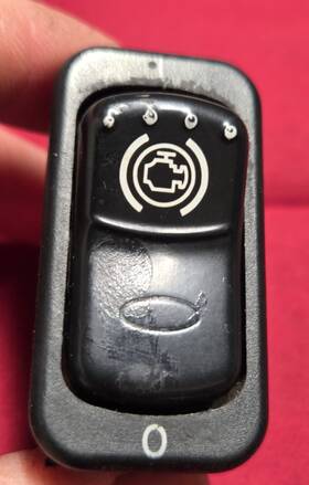 16-07418-8cbeef2a11 Peterbilt 1607418 Engine Brake On / Off Rocker Switch Dash