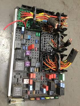 3485622 Peterbilt 2250435 2017 579 Fuse Box Used 3485622 Peterbilt 2250435 2017 579 Fuse Box Used