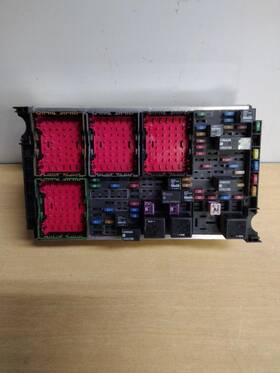 P27-1147-0200 Peterbilt 2272693 579 2016 Fuse Box 3511668