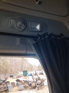 3585797 Peterbilt 2338898 579 Interior Cab Light