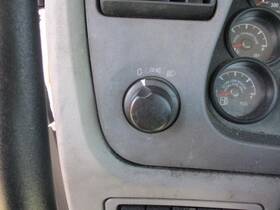 3608653 Peterbilt 2359309 579 2017 Headlamp Switch