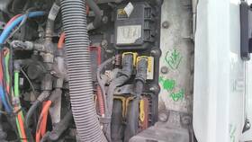 S53-1348-111 Peterbilt 2574198 579 Fuse Box 3861255
