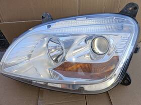 P54-6163-110 Peterbilt 2011-2021 579 Oem Headlight Left P54-6163-110 Peterbilt 2011-2021 579 Oem Headlight Left
