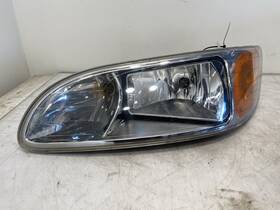 611-19717 Peterbilt P546090 2005 335 Headlight