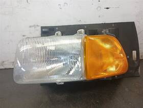 114.sthc04 Sterling 2004 A9500 Left Driver Side Headlight Assembly 11107337