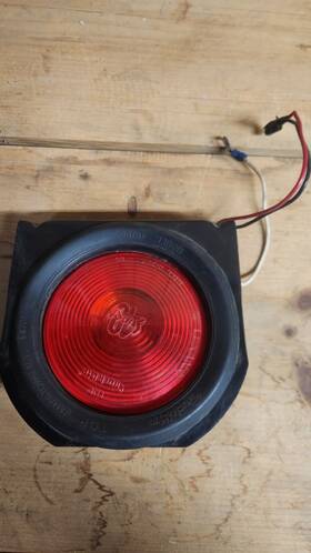 40042r Trucklite Super 40 Red Lamp Kit With Grommet Stop Turn Tail 4ftft. Mounting Bracke