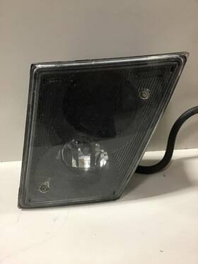 3333952 Volvo 2113222 7960-l Vnl 2004 Fog Light