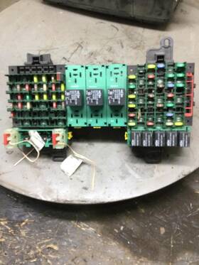 3471596 Volvo 2237732 Vnl Fuse Box