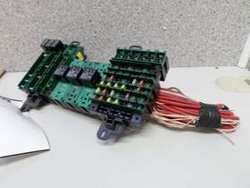 3503195 Volvo 2265263 Na Vnl Fuse Box