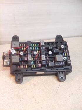 22754870-03 Volvo Vnl Fuse Relay Junction Box