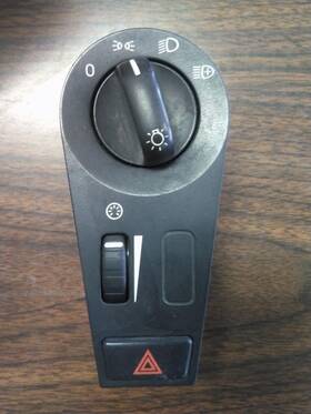 20953575-p06 Volvo 2335279 Vnl 2015 Headlamp Switch 3582029