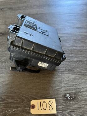 21619487-2 Volvo 2370720 Vnl Fuse Box 3620932