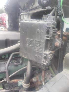 3635835 Volvo 2383845 Replaces Vnl 2015 Fuse Box