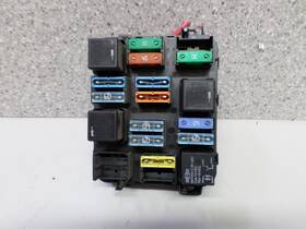20470167 Volvo 2393447 Replaces Vnm 2005 Fuse Box 3646291