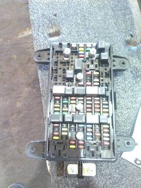 3654972 Volvo 2401078 Vnr Fuse Box