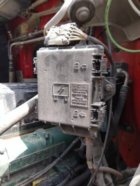 3694163 Volvo 2436557 Replaces Vnm 2014 Fuse Box