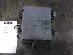 3707888 Volvo 2448878 Replaces Vnl 2018 Fuse Box