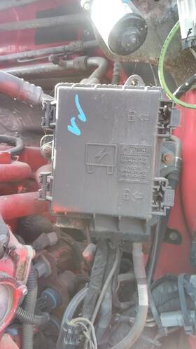 3804426 Volvo 2525518 Vnl Fuse Box