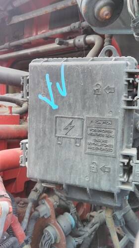 3804637 Volvo 2525729 Vnl Fuse Box