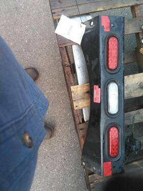 3815025 Volvo 2535106 Vnl Stop Turn Tail Lamp