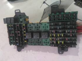 R60995-001 Volvo 2545285 2013 Vnl Fuse Box 3826793