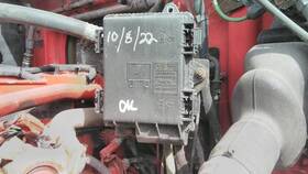 3856841 Volvo 2571492 Vnl Fuse Box
