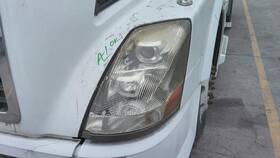 3872230 Volvo 2581477 Vnl Headlamp Assembly Left