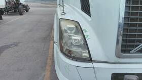 3872231 Volvo 2581478 Vnl Headlamp Assembly Right