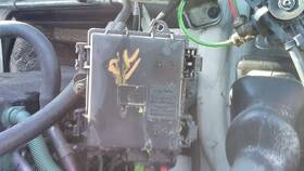 3877096 Volvo 2584485 Vnl Fuse Box