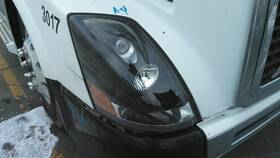 3892201 Volvo 2592987 Vnl Headlamp Assembly Right