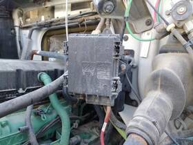3915678 Volvo 2607650 2016 Vnl Fuse Box