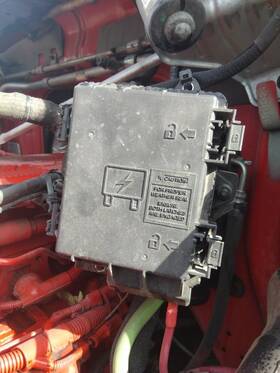 3924791 Volvo 2615617 Replaces 2024 Vnl Fuse Box