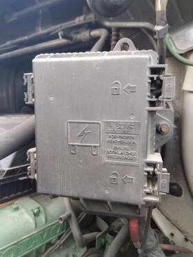 Volvo 2641766 Replaces 2015 Vnm Fuse Box Fl