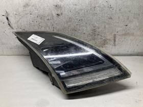 82794477 Volvo 2018-2025 Vnr Right/passenger Headlamp - Used P/n